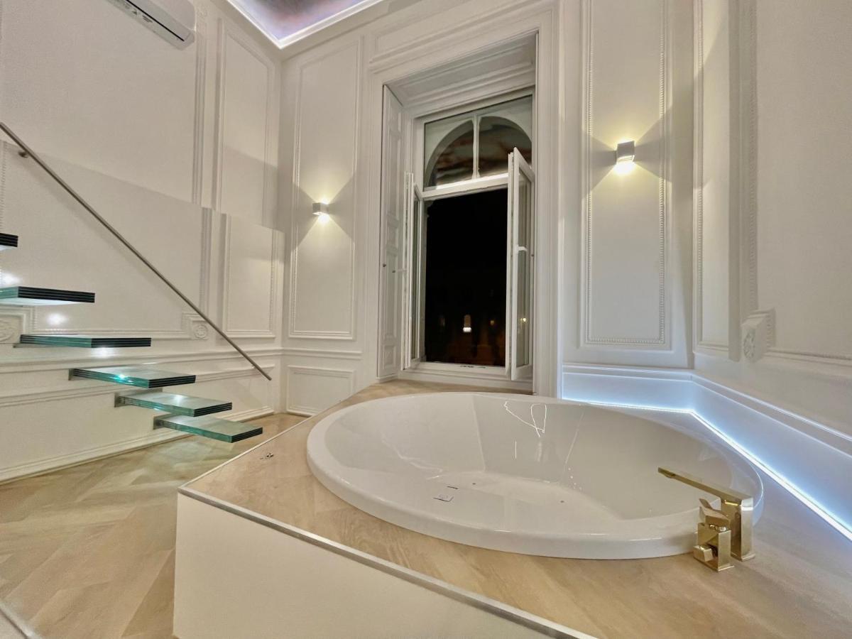 Top Luxury Suites Будапеща Екстериор снимка